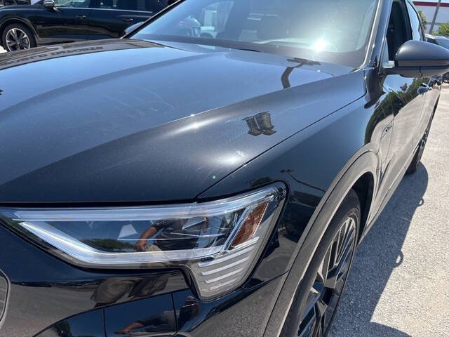 2024 Audi Q8 e-tron 26
