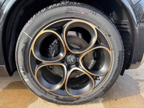 2025 Alfa Romeo Stelvio Intensa