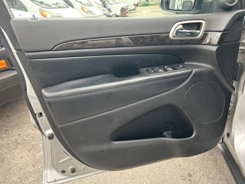 2012 Jeep Grand Cherokee Laredo X