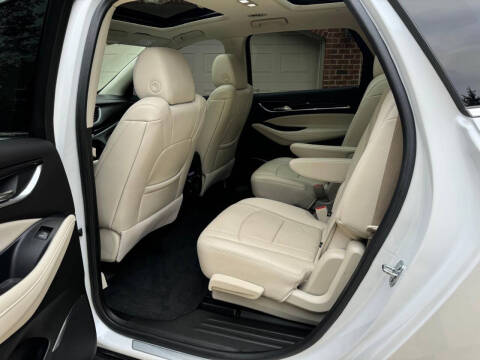 2022 Buick Enclave Essence