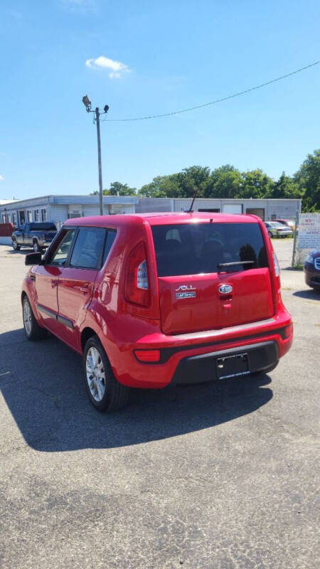 2012 Kia Soul +