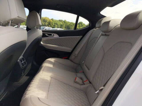 2023 Genesis G70