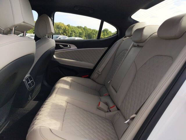 2023 Genesis G70