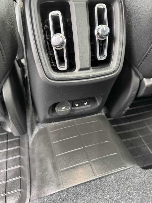 2024 Volvo C40 Recharge Twin Ultimate