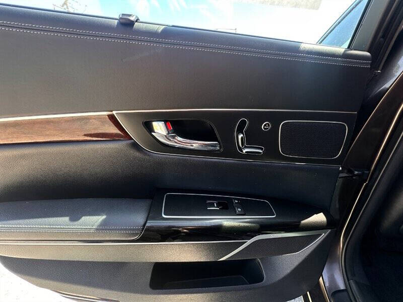 2015 Kia K900 Luxury