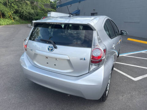2012 Toyota Prius c Three
