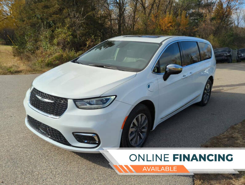 2023 Chrysler Pacifica Hybrid Limited's photo