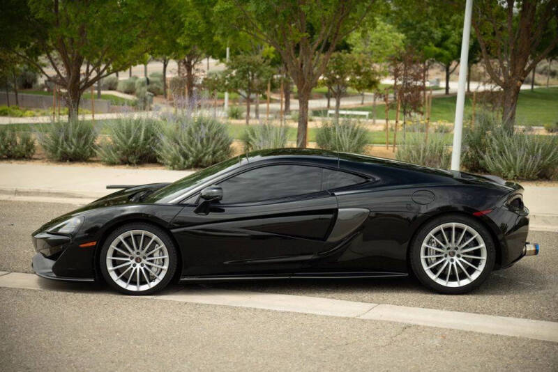 2017 McLaren 570GT