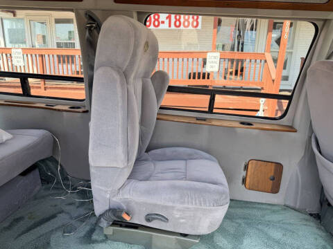 1999 Ford E-Series E-150