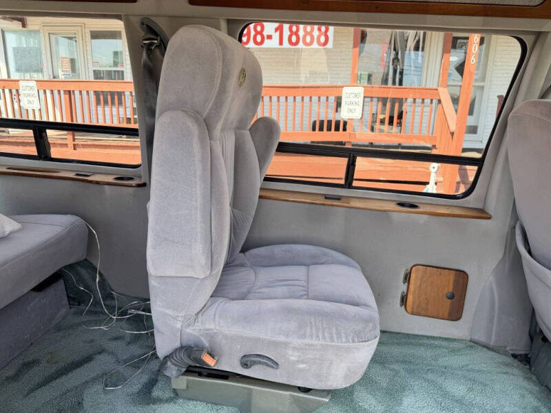 1999 Ford E-Series E-150