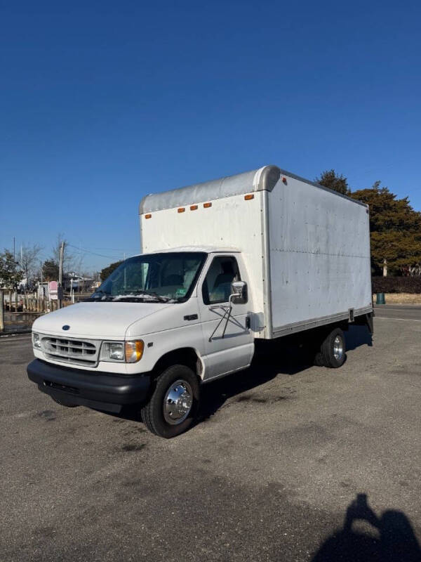 2002 Ford E-Series E-350 SD