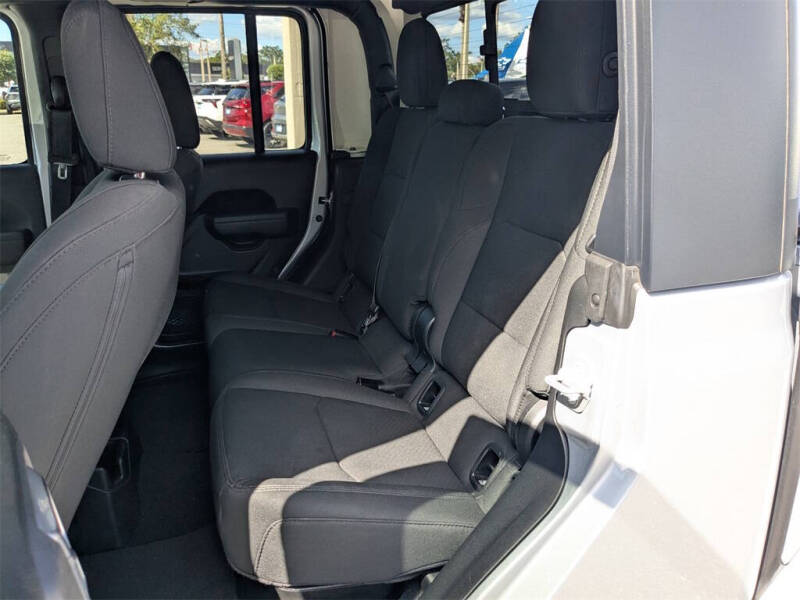 2023 Jeep Gladiator Sport