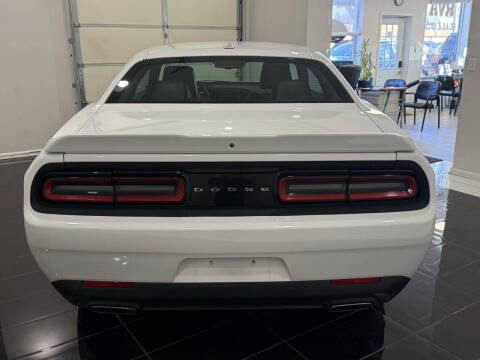 2015 Dodge Challenger SXT Plus