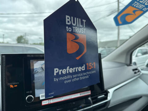 2025 Toyota Sienna LE 8-Passenger