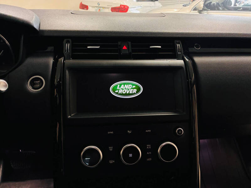 2020 Land Rover Discovery SE