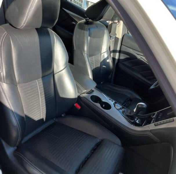 2015 Infiniti Q50 Sport