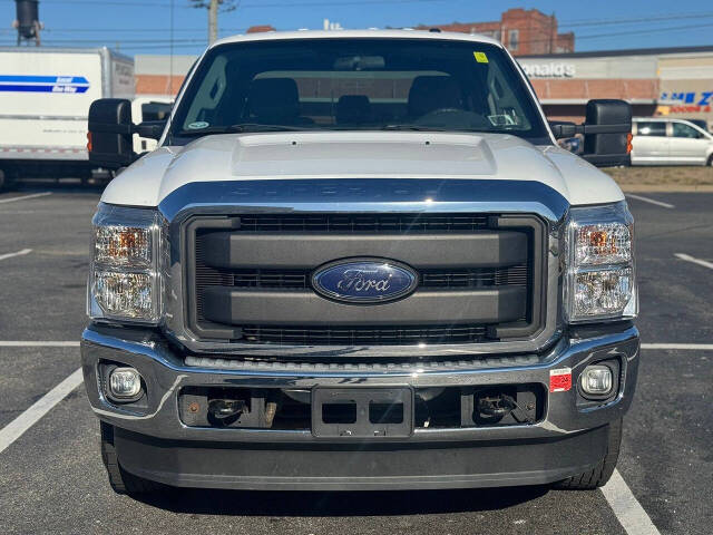 2015 Ford F-350 Super Duty Platinum photo 2