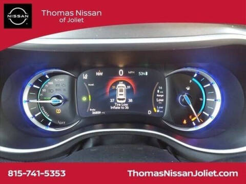 2024 Chrysler Pacifica Plug-In Hybrid Select