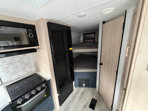 2024 Prime Time RV Avenger