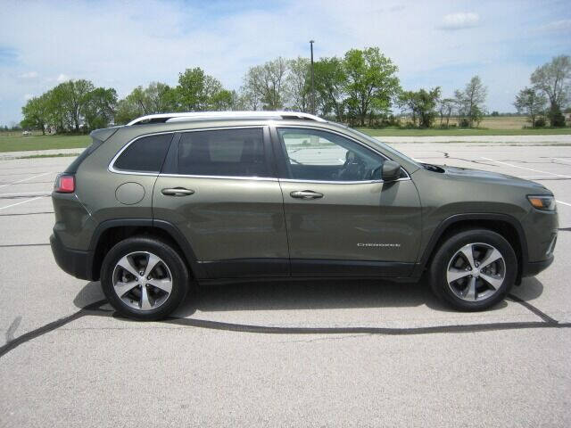 2019 Jeep Cherokee for sale at FINNEY'S AUTO & TRUCK in Atlanta IN
