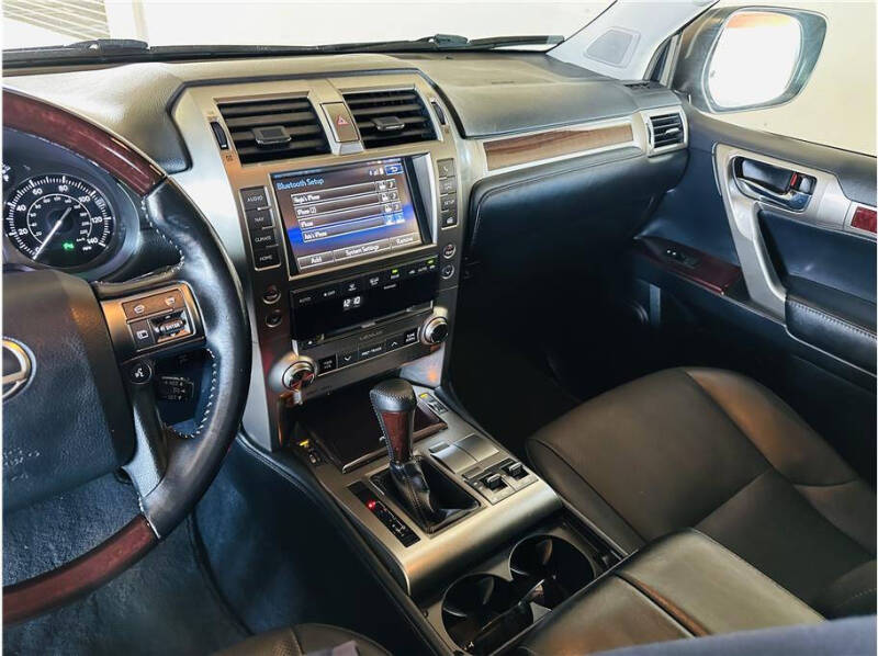 2019 Lexus GX PREMIUM photo 40