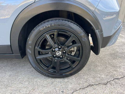 2021 Nissan Kicks SR