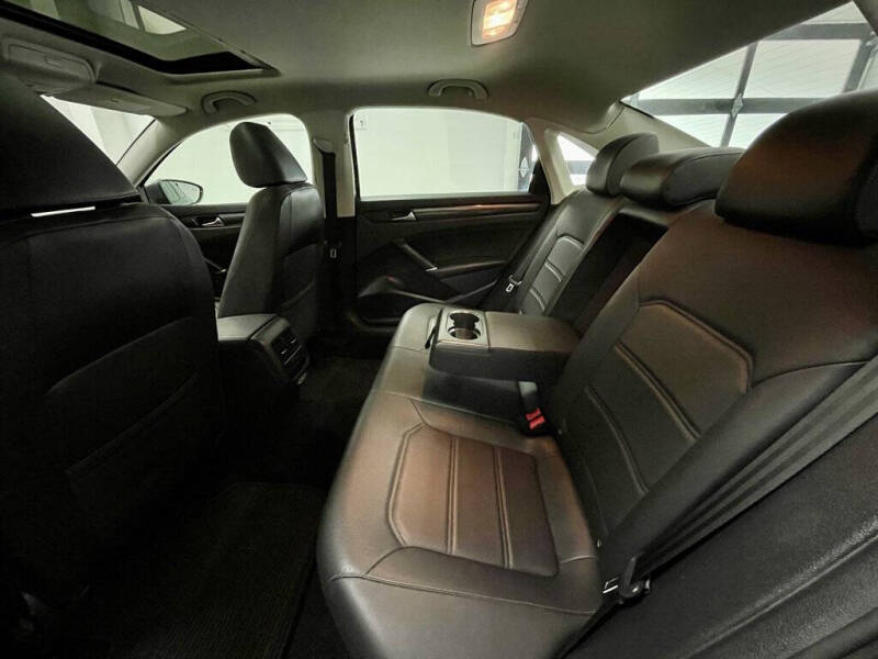 2020 Volkswagen Passat R-Line