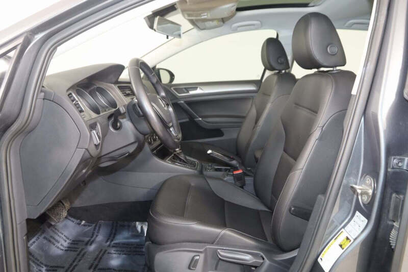 2017 Volkswagen Golf TSI Wolfsburg Edition