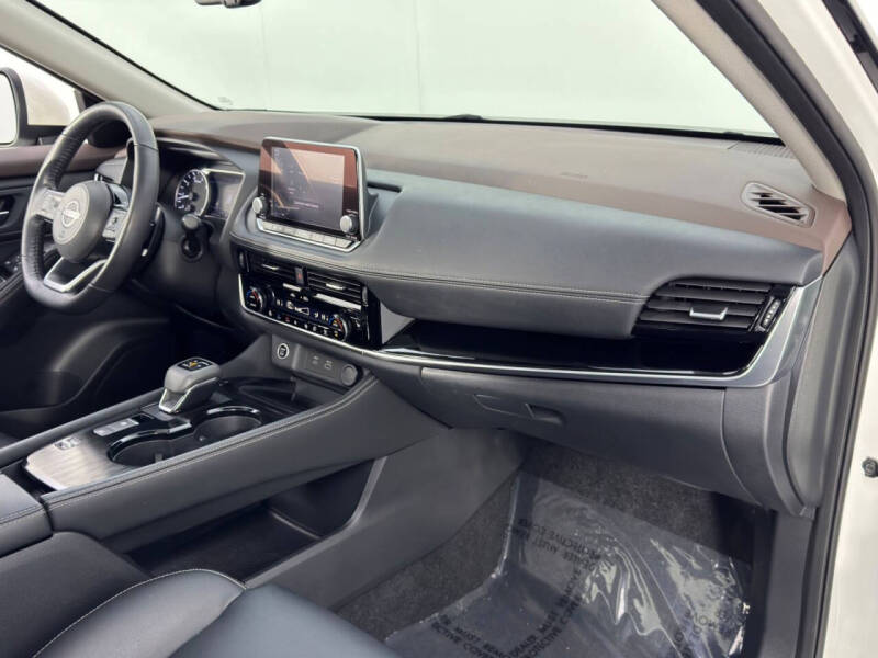 2022 Nissan Rogue SL