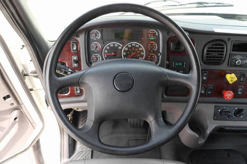 2017 Freightliner M2 106