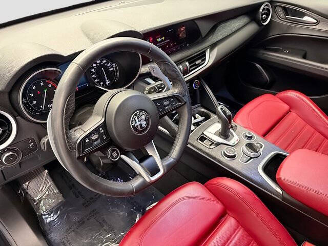 2023 Alfa Romeo Stelvio Sprint