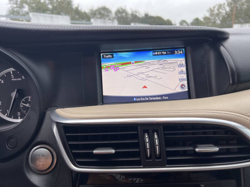 2018 Infiniti QX30 Premium