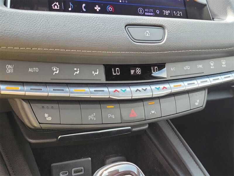 2022 Cadillac XT4 Premium Luxury