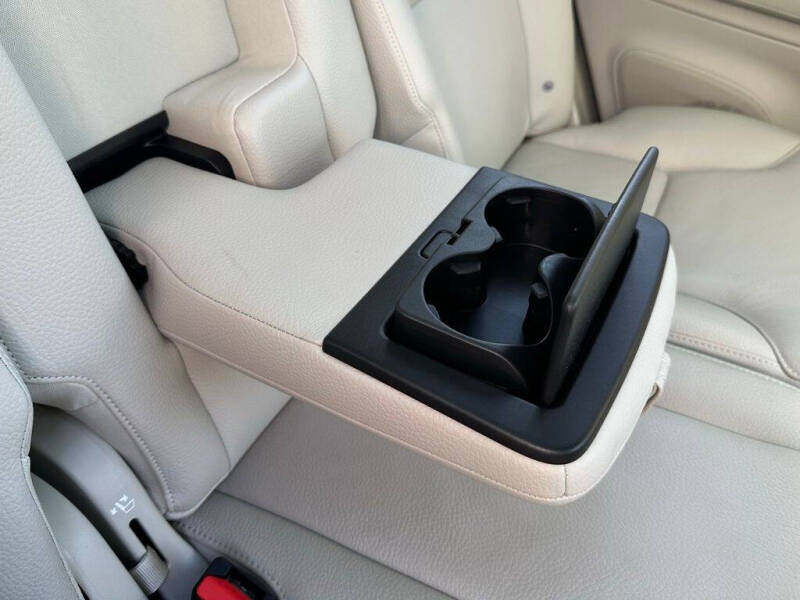 2022 Volvo XC90 T6 Momentum 7-Passenger