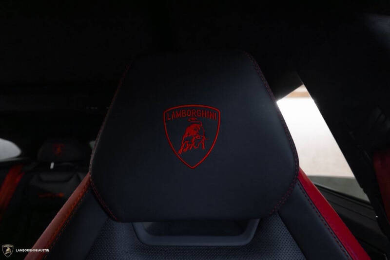 2023 Lamborghini Urus S