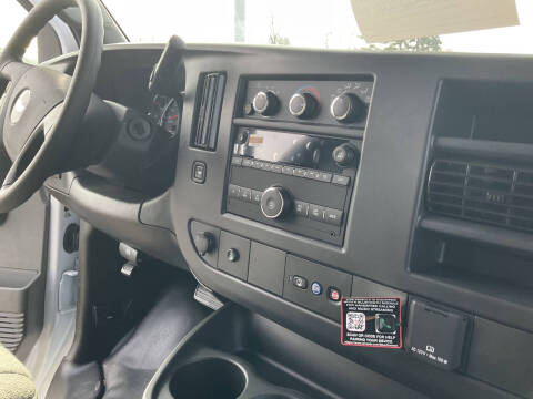 2025 Chevrolet Express 3500