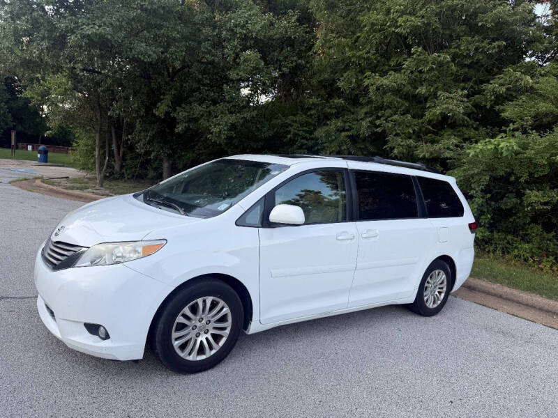 2012 Toyota Sienna XLE 8-Passenger