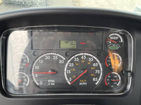 2015 Freightliner M2 106