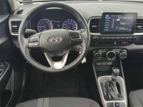 2022 Hyundai Venue SEL