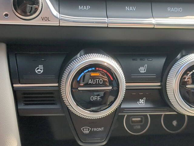2023 Genesis G70