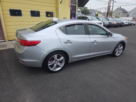 2013 Acura ILX 2.0L w/Tech