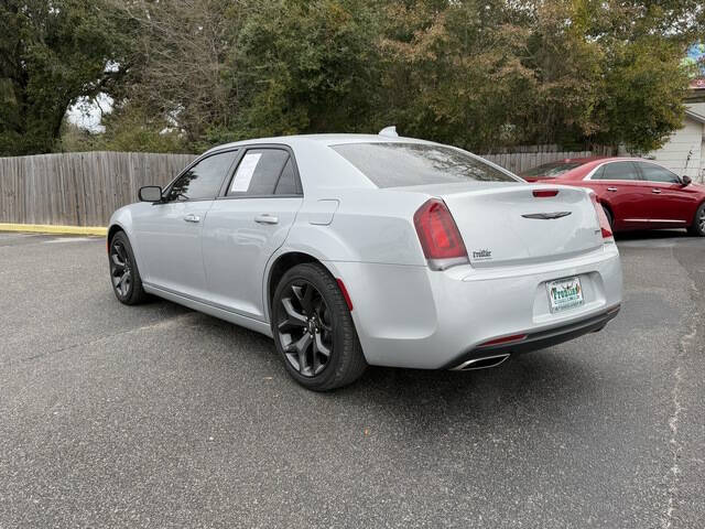 2022 Chrysler 300 Touring