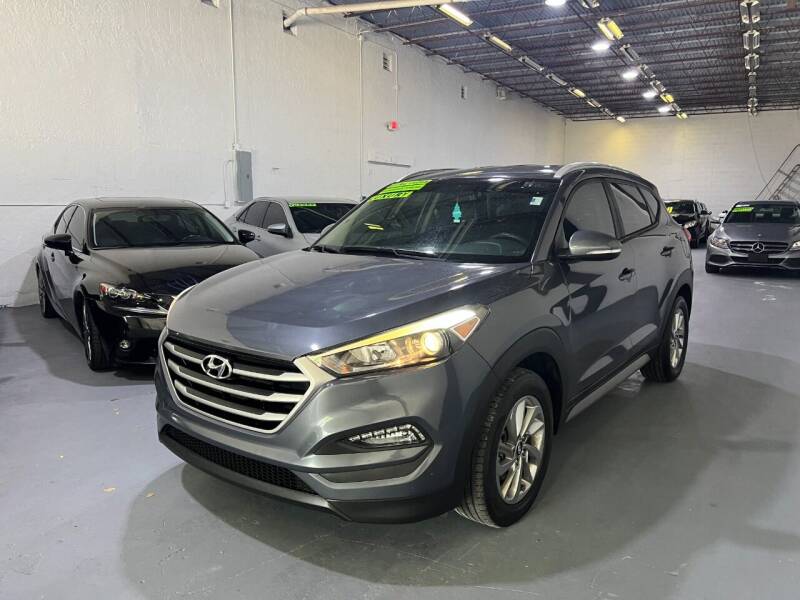 2018 Hyundai Tucson for sale at Lamberti Auto Collection in Plantation FL
