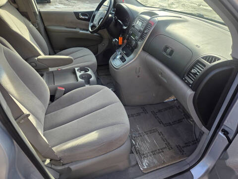 2007 Hyundai Entourage GLS