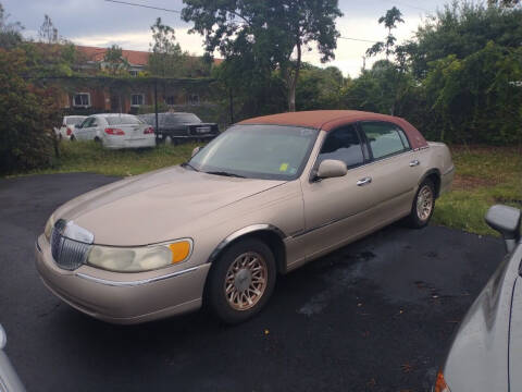 1998 Lincoln Town Car for sale at LAND & SEA BROKERS INC in Pompano Beach FL