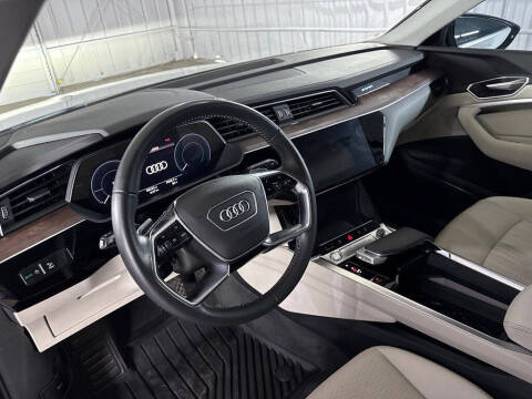 2019 Audi e-tron quattro Premium Plus