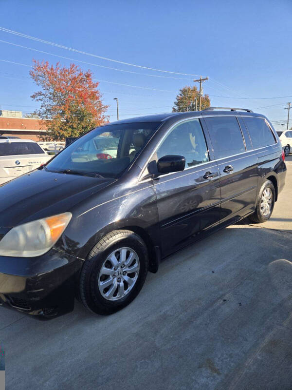 2008 Honda Odyssey null photo 2