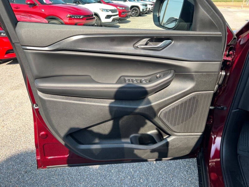 2025 Jeep Grand Cherokee Laredo X