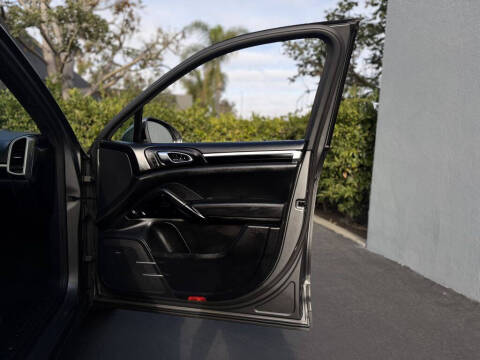 2017 Porsche Cayenne Turbo