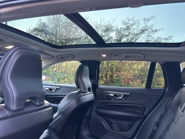 2024 Volvo V60 Cross Country B5 Plus